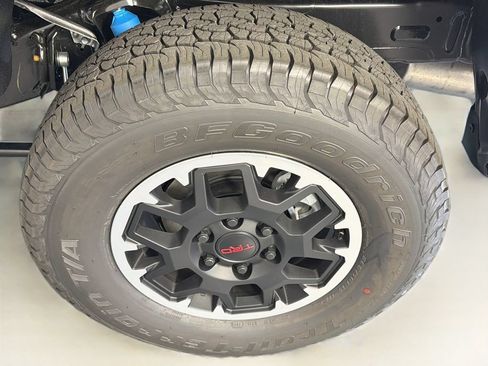 New 2026 Toyota Tacoma TRD Off-Road AWD/4WD image 31