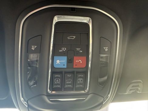 Certified 2025 Jeep Wagoneer Series III w/ Premium Group I image 41