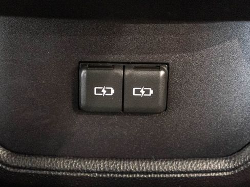 Used 2024 Toyota Highlander XLE AWD/4WD image 33