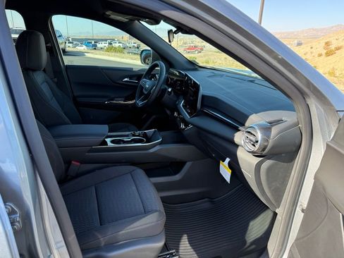 New 2026 Chevrolet Equinox LT image 13