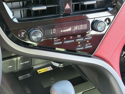 Used 2024 Toyota Camry XSE w/ Navigation Package FWD image 18