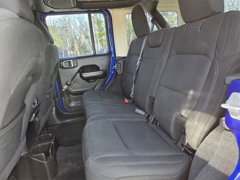 Used 2018 Jeep Wrangler Unlimited Sport image 18