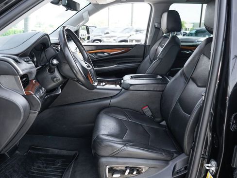 Used 2018 Cadillac Escalade ESV Premium Luxury AWD/4WD image 21