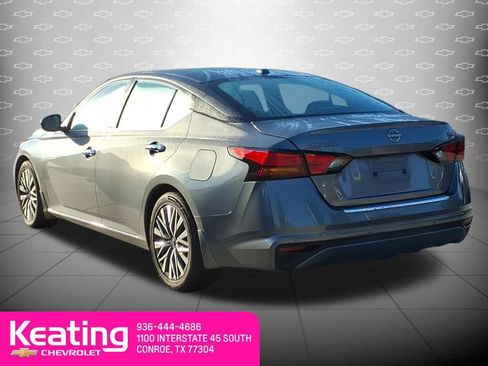 Used 2023 Nissan Altima 2.5 SV FWD image 2