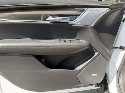 Used 2023 Cadillac XT6 AWD image 23