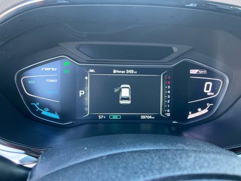 Used 2022 Kia Niro EX Premium image 10