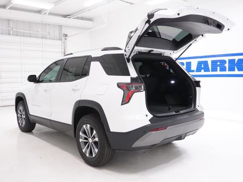 New 2026 Chevrolet Equinox LT image 8