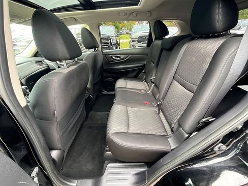 Used 2019 Nissan Rogue SV w/ Sun & Sound Touring Package image 27