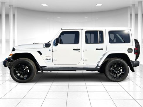 Used 2022 Jeep Wrangler Unlimited Sahara w/ Safety Group image 6