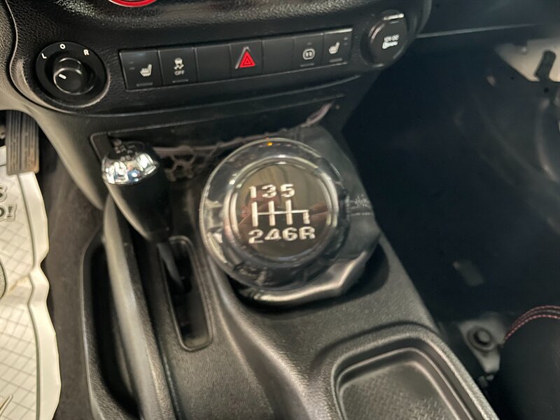 Used 2012 Jeep Wrangler Unlimited Sahara AWD/4WD image 11