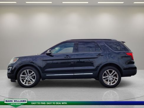 Used 2017 Ford Explorer XLT w/ Equipment Group 202A AWD/4WD image 7