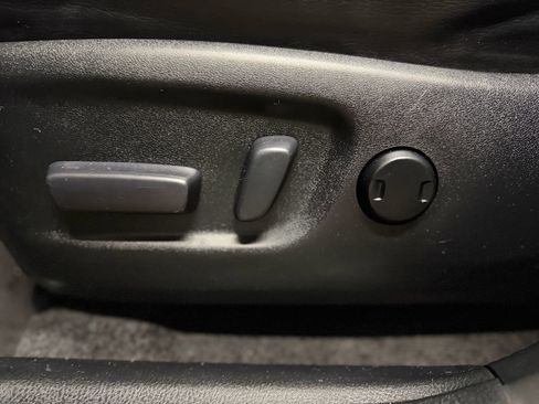 Used 2015 Toyota RAV4 Limited AWD/4WD image 17