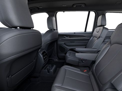 New 2025 Jeep Grand Cherokee L Limited w/ Luxury Tech Group II AWD/4WD image 23