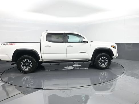 Used 2023 Toyota Tacoma TRD Off-Road AWD/4WD image 4
