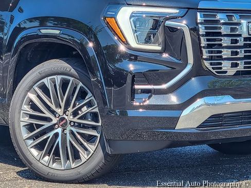 New 2027 GMC Terrain Denali w/ LPO, Black Badging Package AWD/4WD image 4