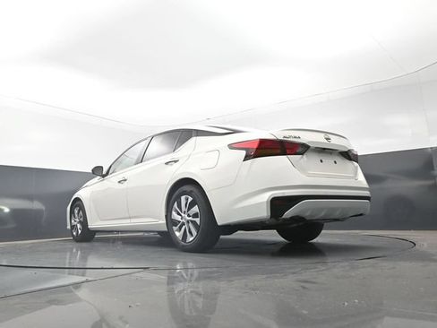 Used 2025 Nissan Altima 2.5 S FWD image 23