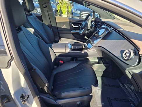 New 2026 Mercedes-Benz EQE 320 4MATIC Sedan image 11