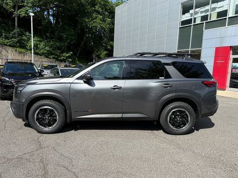 Used 2023 Nissan Pathfinder Rock Creek AWD/4WD image 3