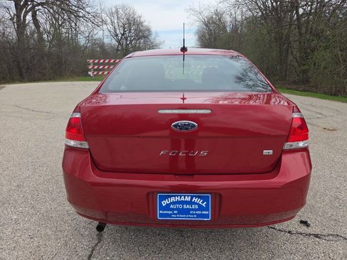 Used 2010 Ford Focus SE image 5