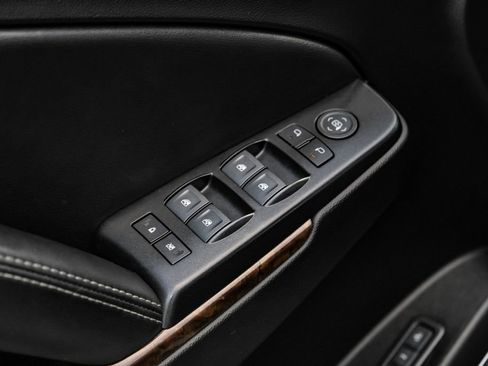 Used 2018 Chevrolet Suburban LT image 47