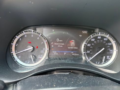 Used 2022 Toyota Highlander XLE AWD/4WD image 4