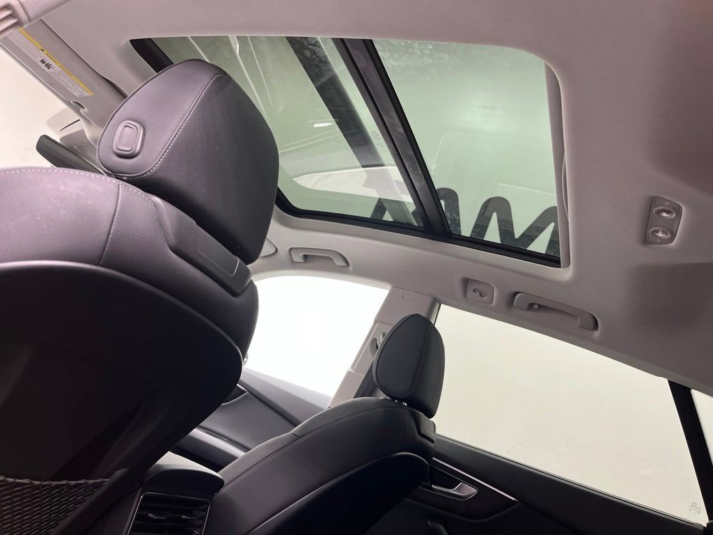 Used 2019 Audi Q8 Prestige AWD/4WD image 11