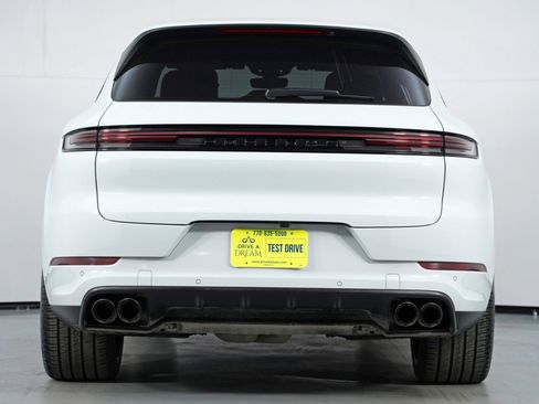 Used 2024 Porsche Cayenne S w/ Premium Package Plus image 11