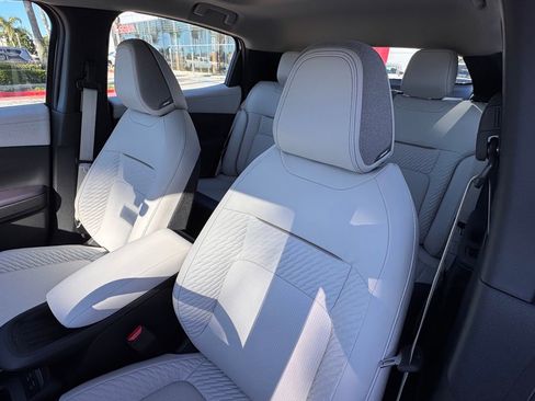 New 2026 Nissan Leaf Platinum+ image 10