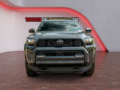 Used 2025 Toyota 4Runner TRD Off-Road Premium AWD/4WD image 2