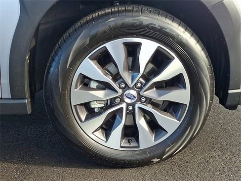 Used 2025 Subaru Outback Limited image 9