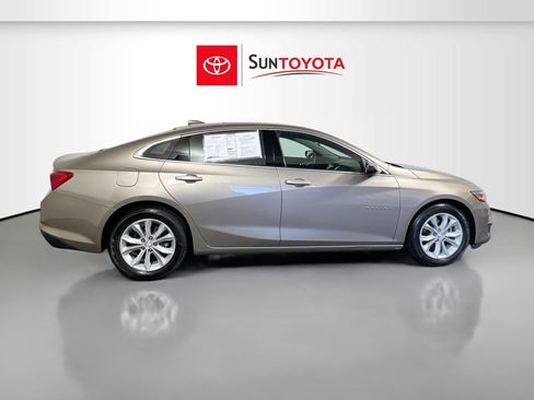 Used 2023 Chevrolet Malibu LT image 2