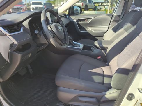 Used 2023 Toyota RAV4 LE FWD image 9