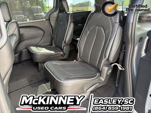Certified 2023 Chrysler Pacifica Limited w/ S Appearance Package FWD image 43