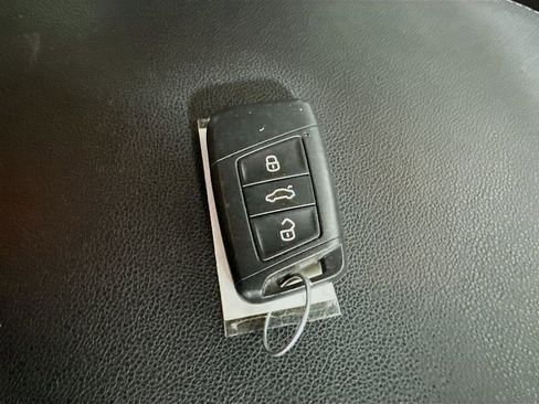 Used 2018 Volkswagen Atlas SE AWD/4WD image 41
