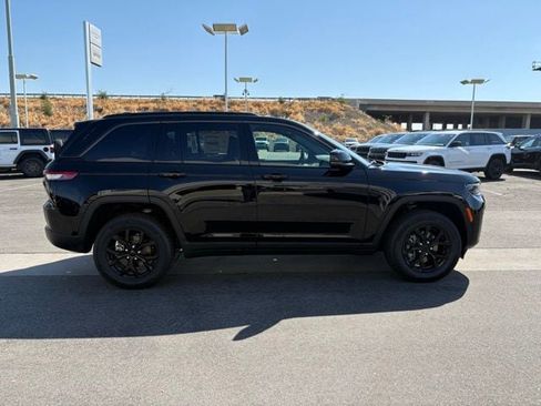 New 2026 Jeep Grand Cherokee Altitude AWD/4WD image 8