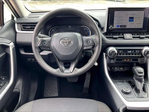 Used 2025 Toyota RAV4 LE AWD/4WD image 11
