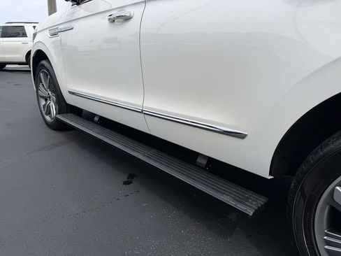 Used 2018 Lincoln Navigator Reserve w/ Technology Package AWD/4WD image 12