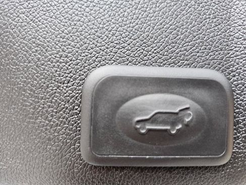 Used 2012 GMC Acadia SLT image 24