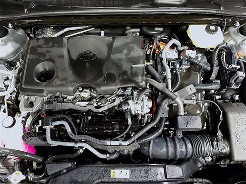 Used 2025 Toyota Camry XLE image 9