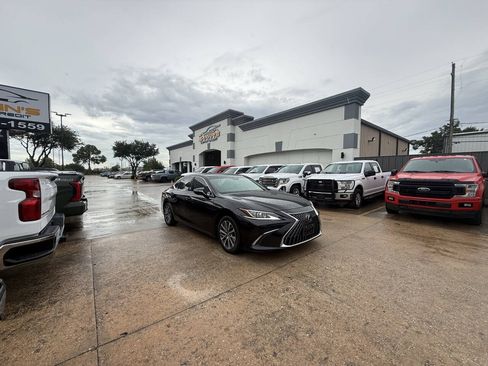 Used 2022 Lexus ES 350 w/ Premium Package FWD image 43
