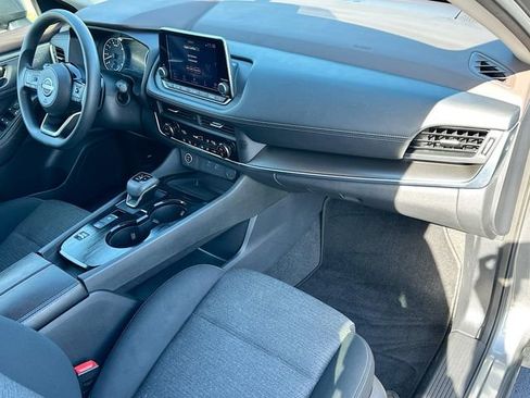 Used 2023 Nissan Rogue SV image 27