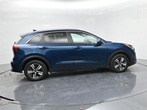 Used 2020 Kia Niro LXS image 8