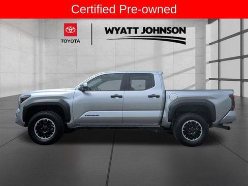 Certified 2025 Toyota Tacoma TRD Off-Road AWD/4WD image 2