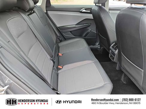 Used 2023 Volkswagen Taos SE FWD image 20