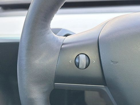 Used 2021 Tesla Model 3 Long Range image 16