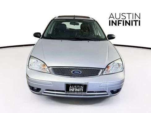 Used 2007 Ford Focus S FWD image 2