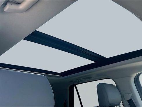 New 2025 Ford Expedition Active image 12