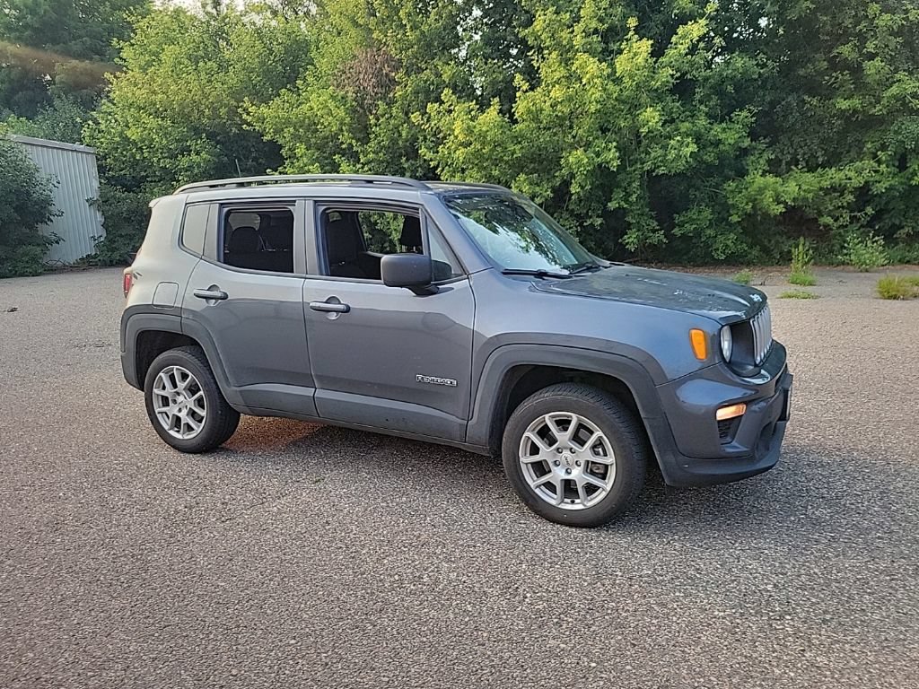 Used 2022 Jeep Renegade Latitude w/ Convenience Group AWD/4WD image 7