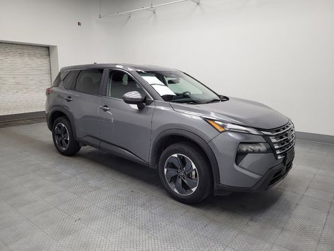 Used 2024 Nissan Rogue SV image 11