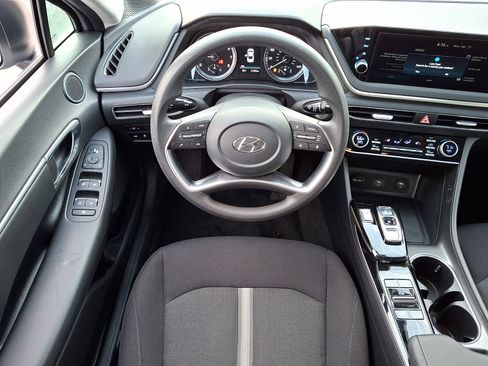 Certified 2023 Hyundai Sonata SEL w/ Preferred Accessory Package FWD image 10